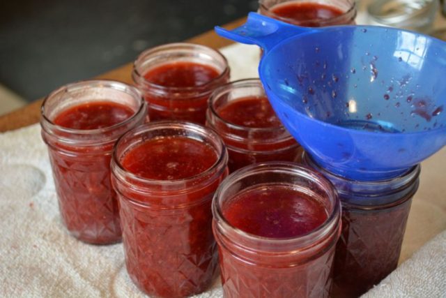 Strawberry jam in jars.jpg