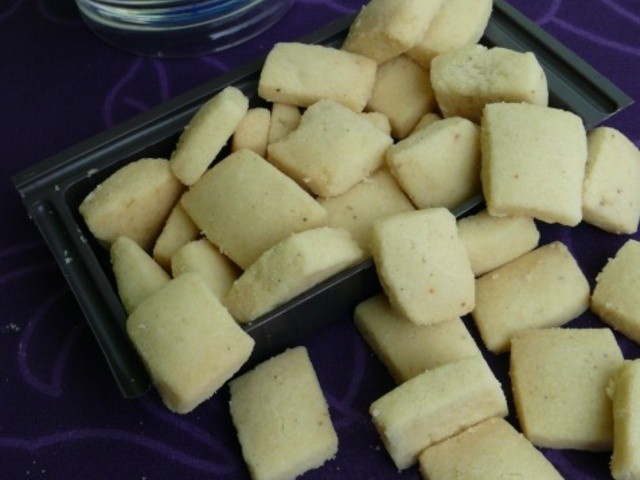 Recipe for butter biscuits eggless butter biscuit recipe marudhuskitchen.640x480.jpg