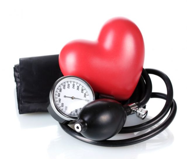 Hypertenzia, vysoký krvný tlak, srdce, zdravie, tlakomer