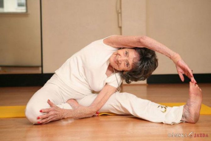 Najstaršia inštruktorka jogy: Toto je 5 tajomstiev šťastia