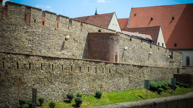 hradby, Bratislava