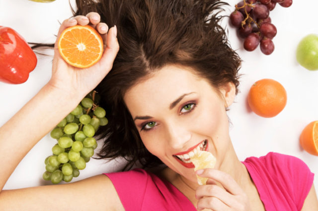 Zdravá strava, jedlo, zelenina, ovocie, výživa, vitamíny