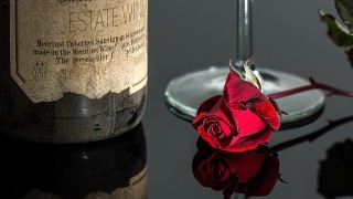 Valentín, víno