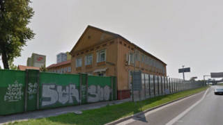 Gymnazium_alberta_einsteina_petrzalka_map.google.sk_.jpg