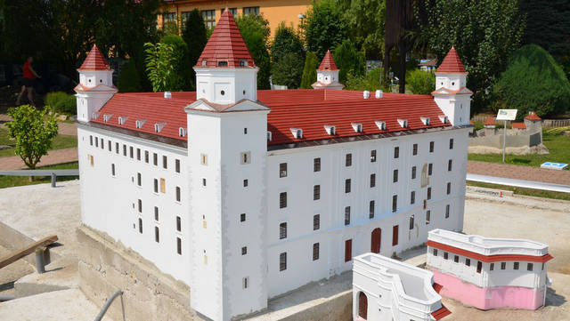 Park miniatúr, Bratislavský hrad
