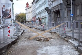 Pozastavenie rekonštrukcie, Špitálska ulica, električková trať