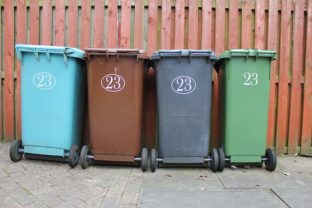 Separovany odpad smeti kontajnery pixabay.jpg