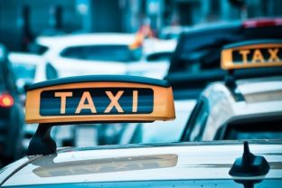 Taxi taxikar pixabay.jpg
