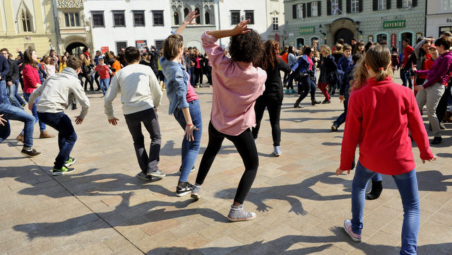 Flashmob, tanec, Hlavné námestie