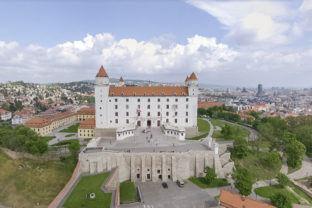 Bratislavsky hrad ilustracna foto tvorive dielne podujatie.jpg