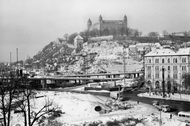 Ako vyzerala zasnežená Bratislava kedysi