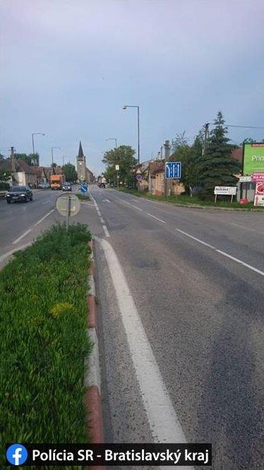 Dopravna nehoda pezinok motocyklista policia bratislava 2.jpg