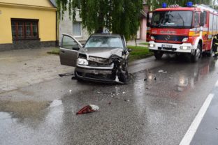 Policia dopravna nehoda bavorak fiat pezinok krpz bratislava 2.jpg