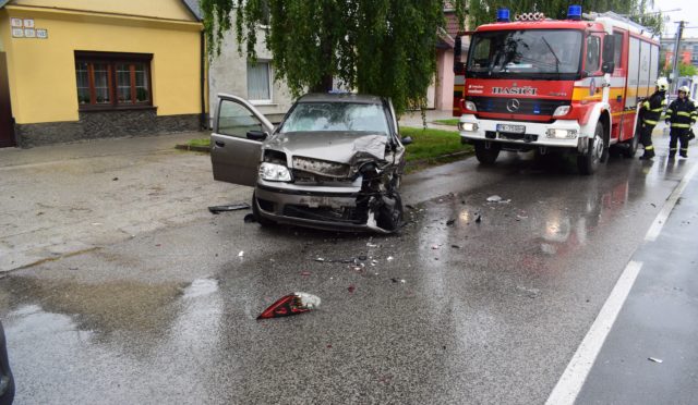 Policia dopravna nehoda bavorak fiat pezinok krpz bratislava 2.jpg