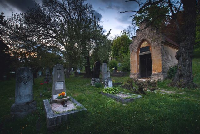 Mikulášský cintorín v Bratislave