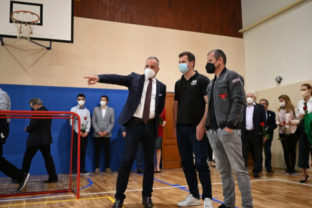 Bratislavský samosprávny kraj zrekonštruoval športové miestnosti na škole Pankúchova