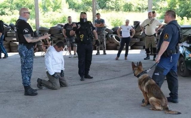 Mestska policia keyron pes psovod sutaz sustredenie 3.jpg