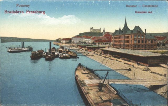 Dunaj rieka bratislava lodky pristav 2.jpg