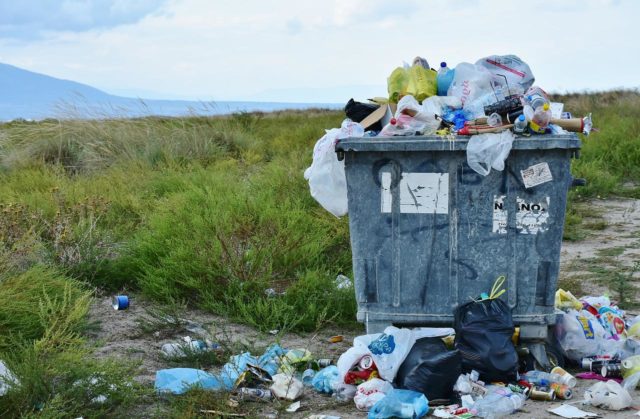 Slovensku hrozí odpadová katastrofa. Odborníci varujú, že nás môžu zavaliť smeti