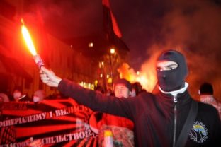 Ukrajinskí nacionalisti vyšli do ulíc