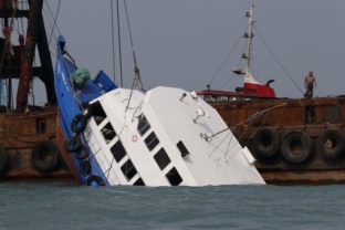 Havária lodí v Číne si vyžiadala 37 obetí