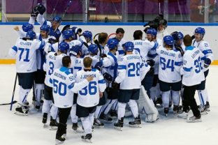 Fínski hokejisti majú bronz, USA uštedrili debakel
