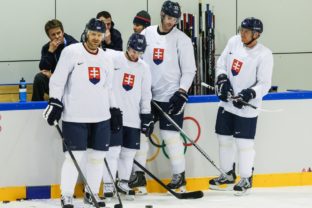 Slovenskí hokejisti trénovali v kompletnom zložení