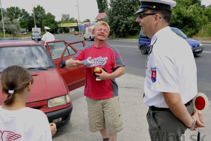 Slovenských vodičov skontrolujú deti, pokarhajú ich citrónmi