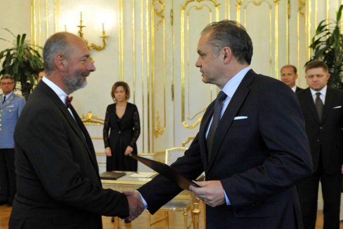Prezident Kiska vymenovali nových ministrov Pavlisa a Pellegriniho