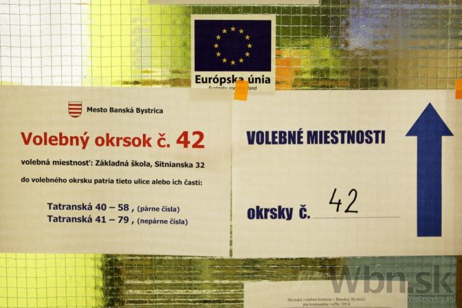Začali sa komunálne voľby, Slováci volia tretí raz v roku
