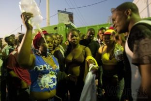 Na karnevale v Haiti zabíjala elektrina