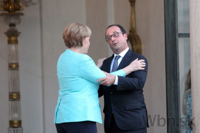 Hollande a Merkelová chcú vyjednávať, krok je na Tsiprasovi