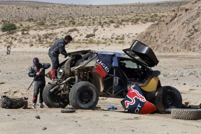Sébastien Loeb mal na Dakare ťažkú nehodu