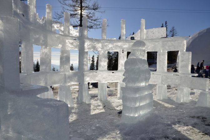 V Tatrách vyrástli ľadové sochy