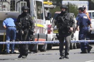 Pri rukojemníckej dráme v Sydney zomreli dvaja ľudia