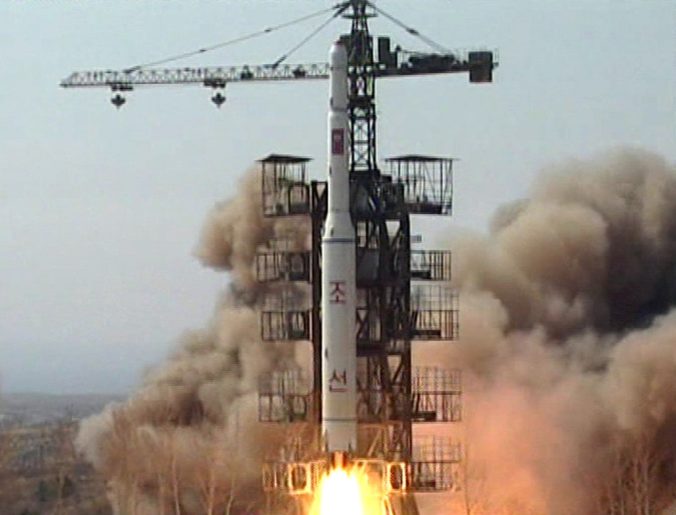 KĽDR testovala ďalšiu raketu, spadla po niekoľkých sekundách