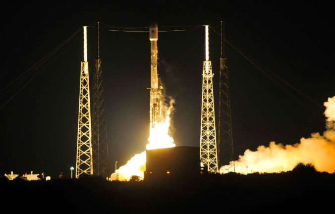 Prvý stupeň rakety Falcon 9 sa tretíkrát úspešne vrátil na Zem