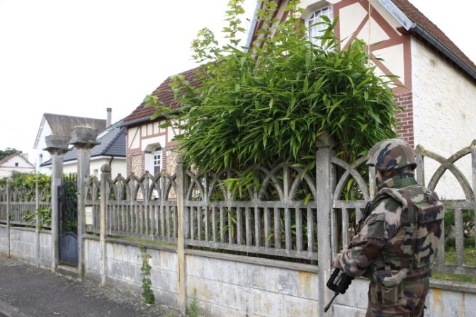 Útočníci prepadli kostol vo Francúzsku