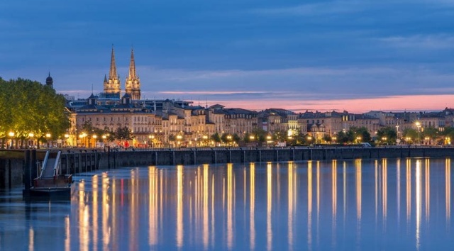 Bordeaux nightlife river xlarge.jpg