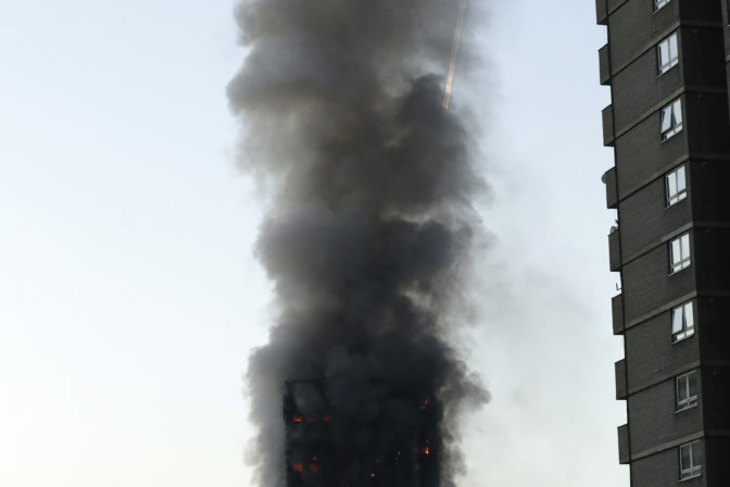 Požiar výškovej budovy v Londýne