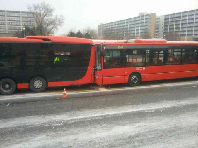 Nehoda autobusov, mhd
