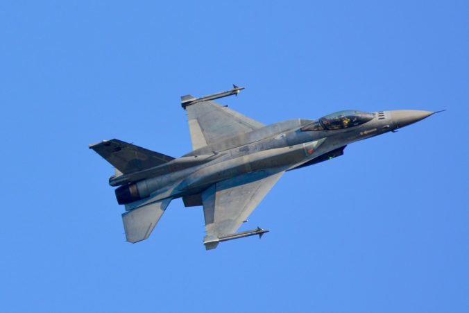 Do USA odcestuje prvá skupina slovenských pilotov, ktorí budú lietať na stíhačkách F-16