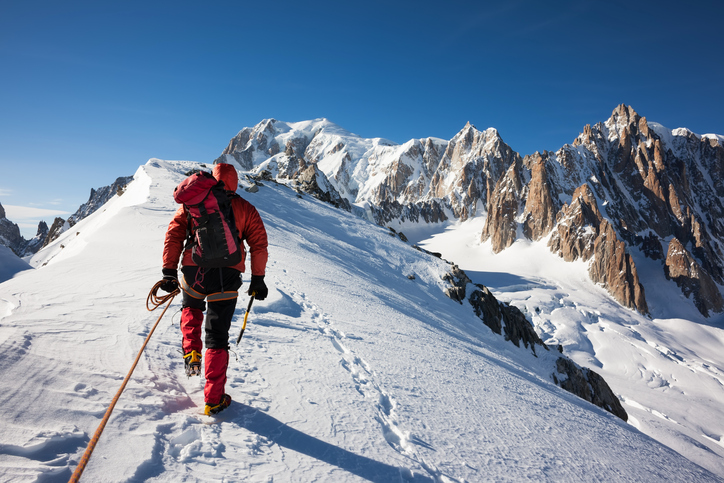 Horolezcov na hore Mount Hicks zabila lavína, žene sa podarilo spod snehu  vyhrabať - Webnoviny.sk