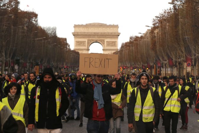 Paríž, protest, žlté vesty