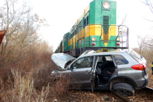 Dopravná nehoda, zrážka vlaku s auto