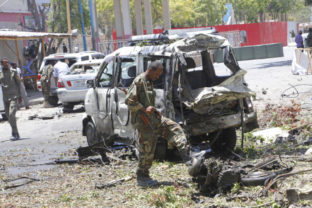 Somálsko, Mogadiše, explózia auta