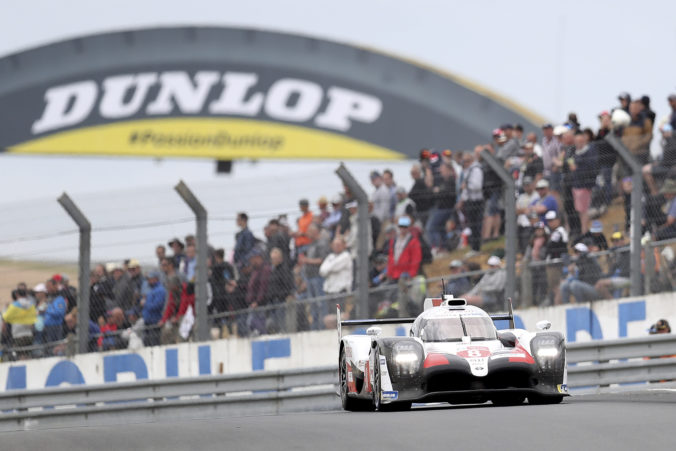 Preteky 24 hodín Le Mans ovládla Toyota s Alonsom, tím ARC Bratislava súťaž nedokončil