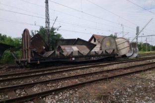 Vykoľajený nákladný vlak, Trnovec nad Váhom