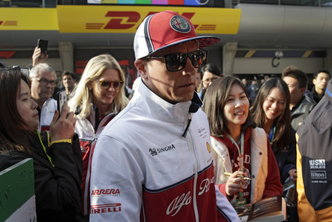 Kimi Räikkönen si po šestnásťdňovom „záťahu“ uprostred sezóny nič nepamätal, priznáva v knihe