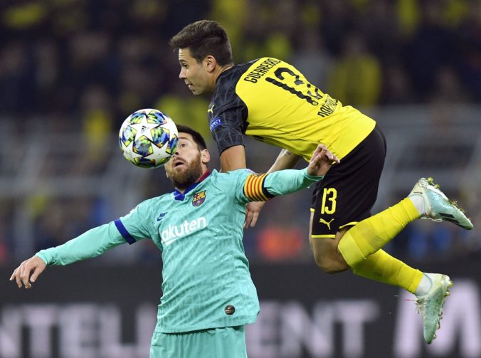 Nepremenená penalta aj brvno, Barcelona s Messim v zostave mala v Dortmunde šťastie